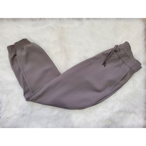 Lululemon On The Fly Jogger *Woven*